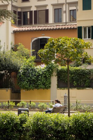 Exterior - River dream (Florence)