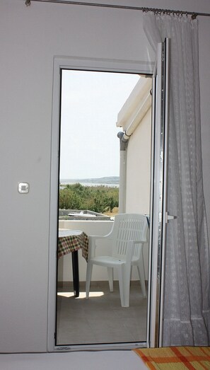 스탠다드 스튜디오, 퀸사이즈침대 1개 (12) | 발코니