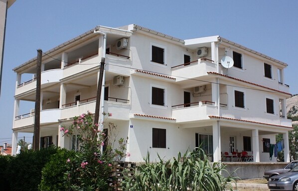 บริเวณภายนอก