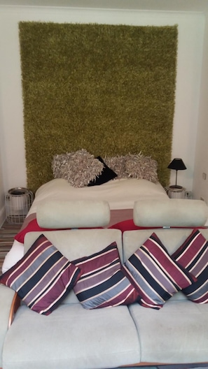 2 bedrooms, minibar, individually decorated, individually furnished