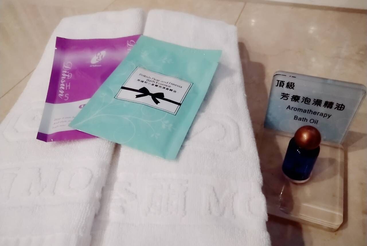 senior double room | bathroom | separate bathtub and shower, deep-soaking bathtub, rainfall showerhead