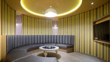 Premier Double Room, Non Smoking | 1 bedroom, free minibar, individually furnished, desk