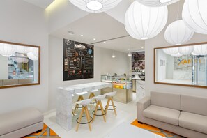 로비 좌석 공간