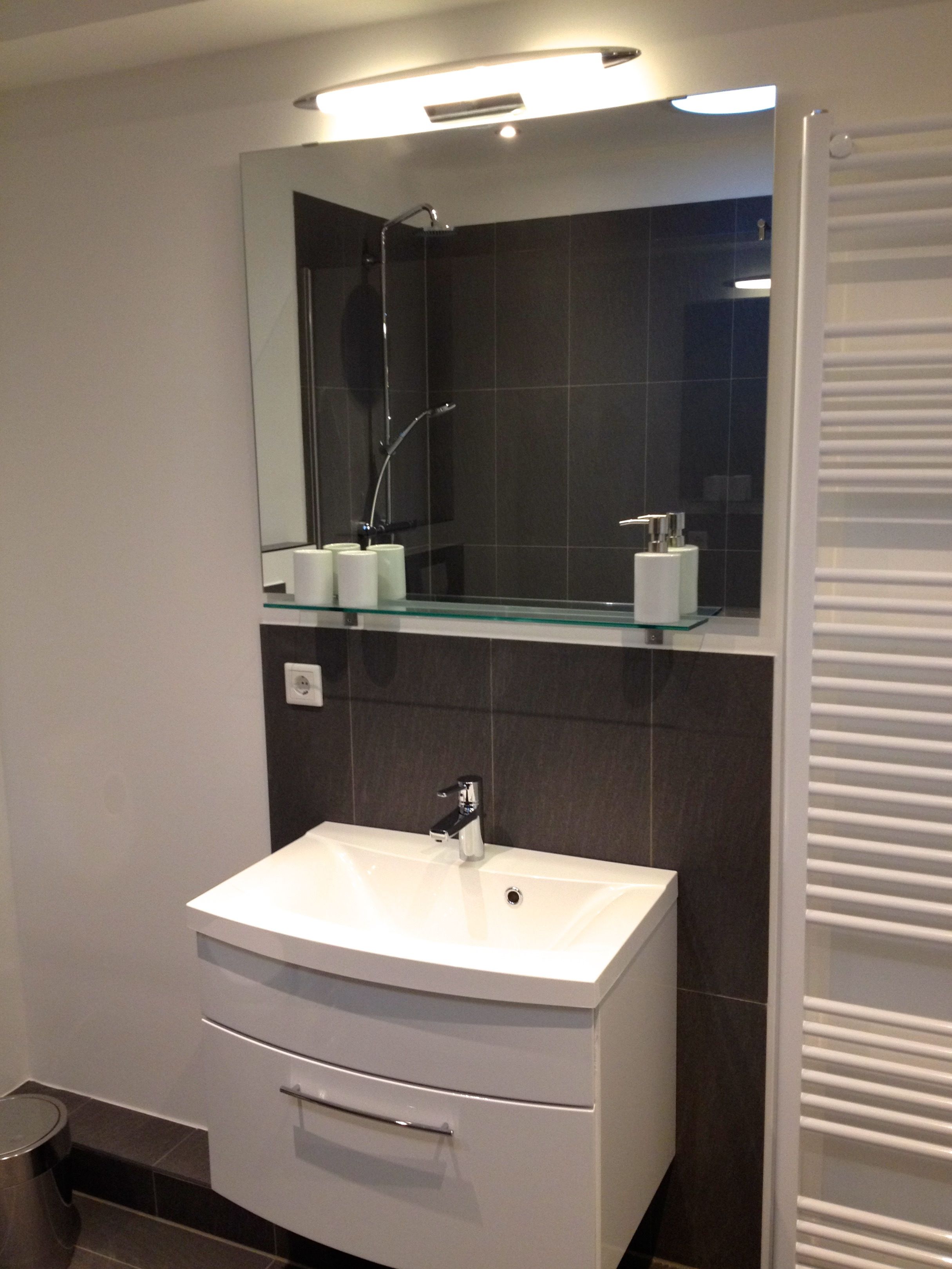 superior apartment | bathroom | towels