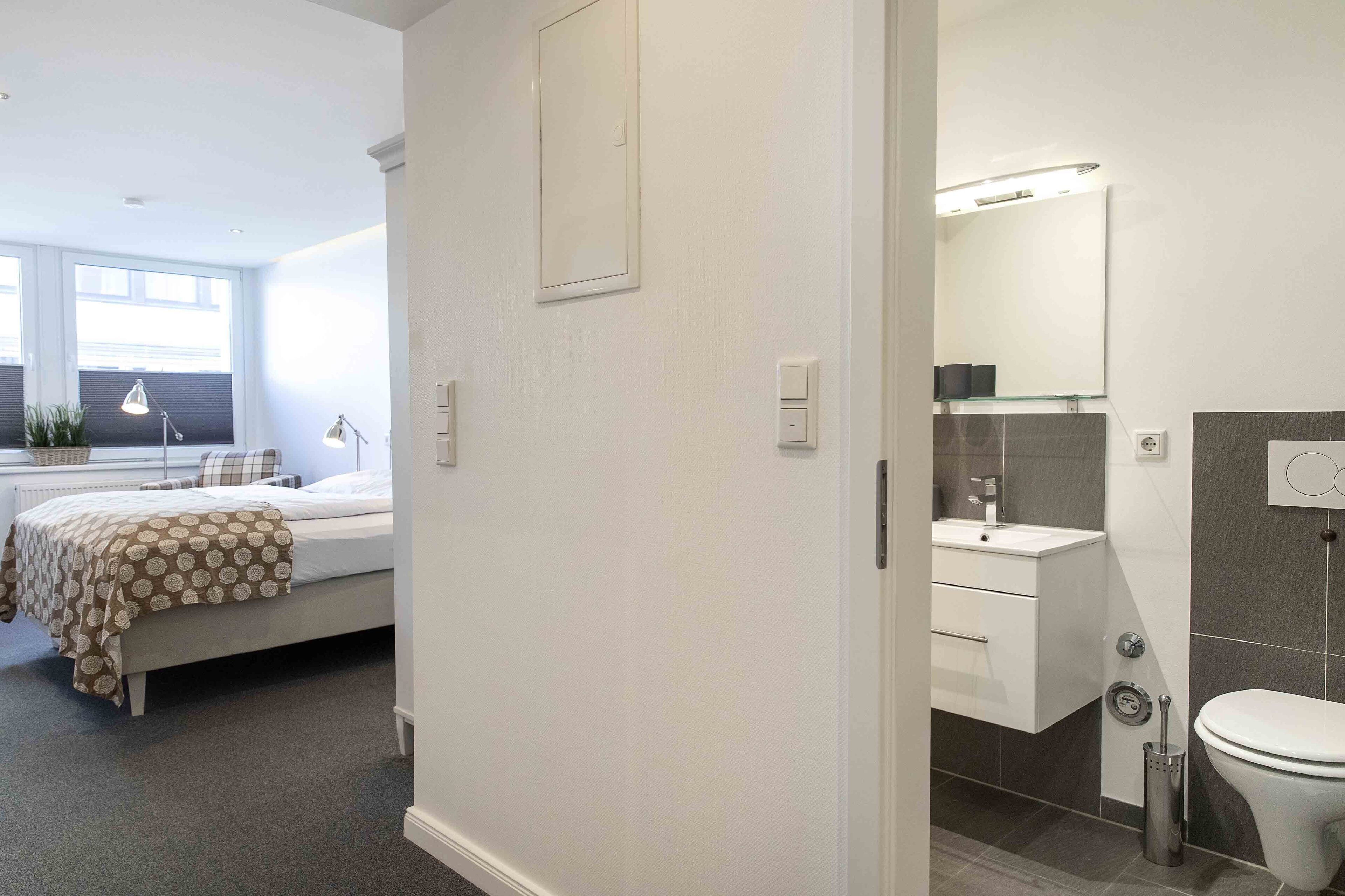 apartment | bathroom | towels