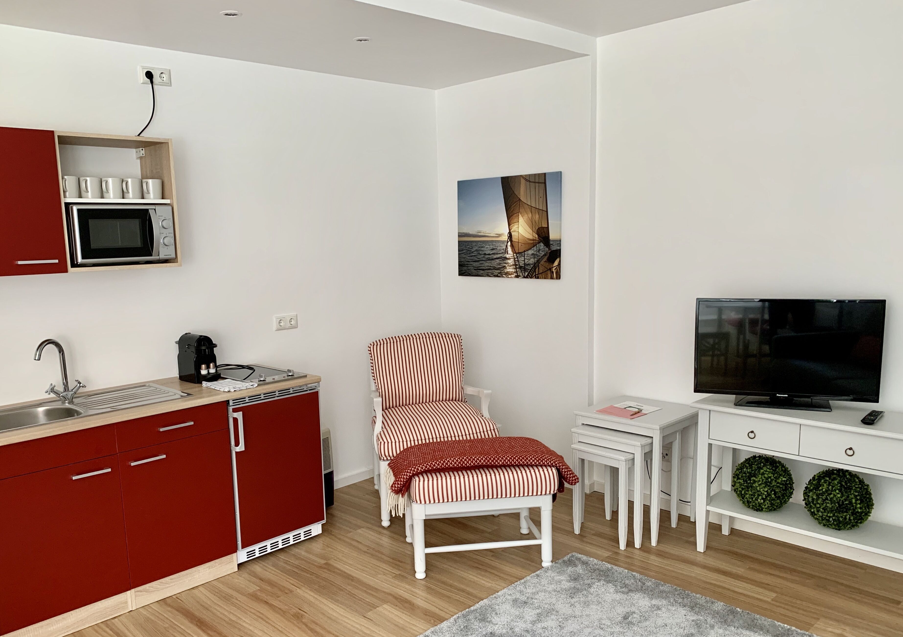 studio | living area | flat-screen tv, ipod dock
