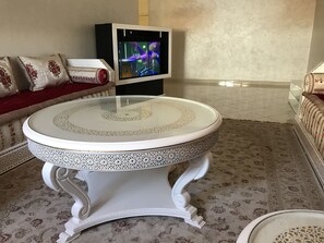 Deluxe-Apartment, 3 Schlafzimmer, Balkon | Wohnbereich