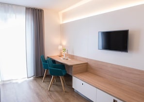 1 sovrum, skrivbord, ljudisolering och extrasÀngar