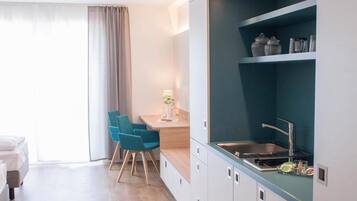 Fridge, microwave, stovetop, electric kettle