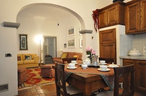 Apartment, 2 Bedrooms | In-room dining