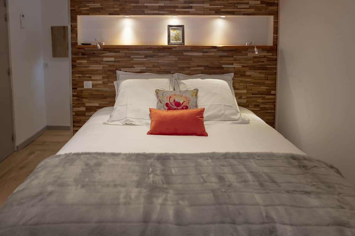 Double Room (Lys de Pomponne) | Soundproofing, iron/ironing board, free WiFi, bed sheets