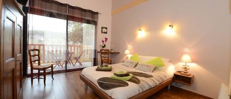 Quarto casal (Causses) | Individualmente decorados, individualmente mobiliados, escrivaninha