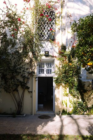 숙박 시설 입구