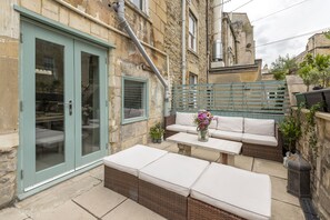 Courtyard - St Georges (Bath)