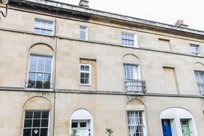 Property entrance - Maises's Maisonette (Bath)