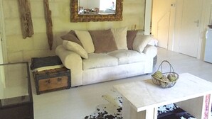 Living area - Maises's Maisonette (Bath)