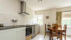 Private kitchen - Maises's Maisonette (Bath)
