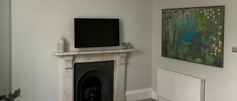 Căn hộ | Khu phòng khách | TV