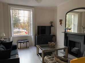 Apartment | Living area - Gilda's Garden (Bath)