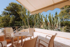 Outdoor dining - Hotel Residence Solemare (Ricadi)