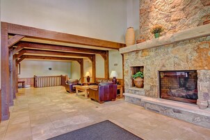 Condo, 2 Bedrooms | Interior