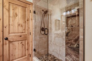 Bathroom - Spacious 2-level Ski Hill 8 Condo Walk to Gondola by RedAwning (Breckenridge)