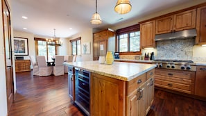 Condo, 5 Bedrooms | Private kitchen | Fridge, oven, coffee/tea maker, toaster