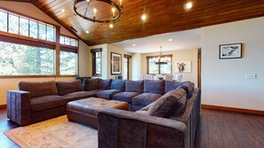 Condo, 5 Bedrooms | Living room | Smart TV, stereo - Graystone #2110 5 Bedroom Condo (Mammoth Lakes)