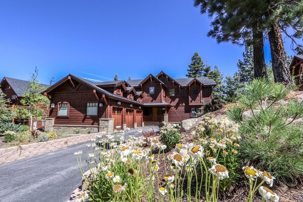 Condo, 5 Bedrooms | Front of property