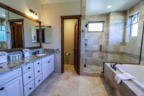 Condo, 5 Bedrooms | Bathroom | Bathtub, towels, shampoo - Graystone 2110 5-Star Luxury House with Private Jacuzzi and Double Garage by RedAwning (Mammoth Lakes)