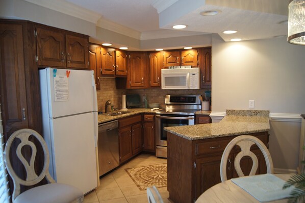 Condo, 3 Bedrooms | Private kitchen | Fridge, microwave, oven, dishwasher - Tilghman Lakes H1 3 Bedroom Condo by RedAwning (North Myrtle Beach)