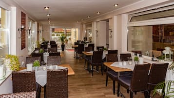 Tägliches inbegriffenes Frühstücksbuffet