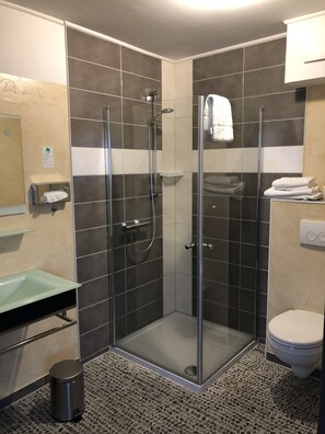 Bathroom shower - Hotel Neptun (Wangerland)