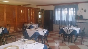 Tägliches kontinentales Frühstück gegen Gebühr
