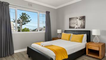 Comfort Apartment | 2 bedrooms, desk, iron/ironing board, cribs/infant beds