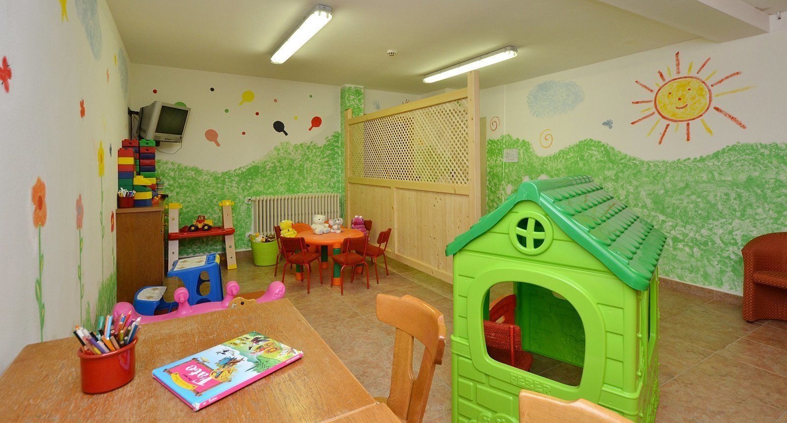 Tempat bermain anak – indoor