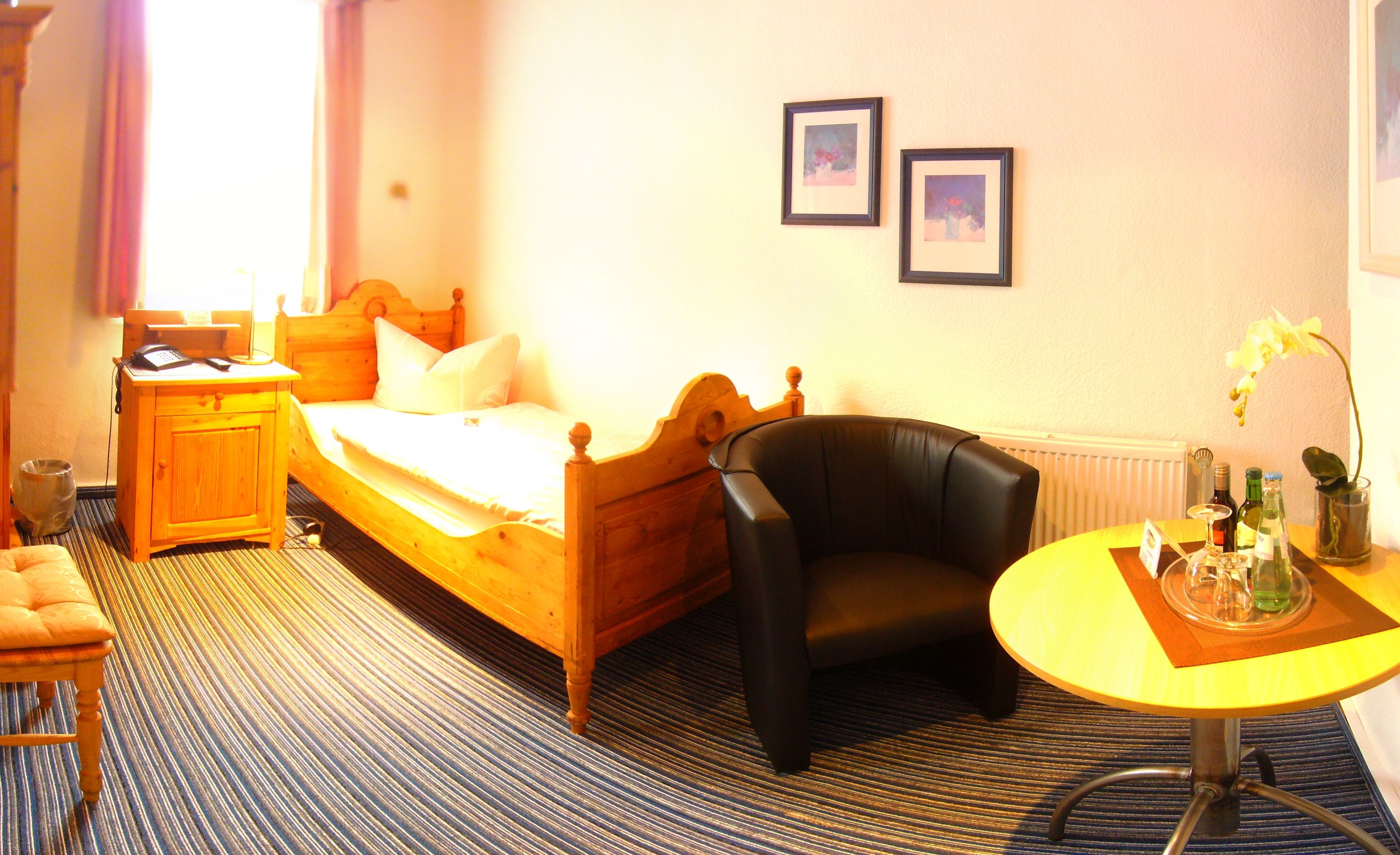 single room | minibar, in-room safe, iron/ironing board, cots/infant beds