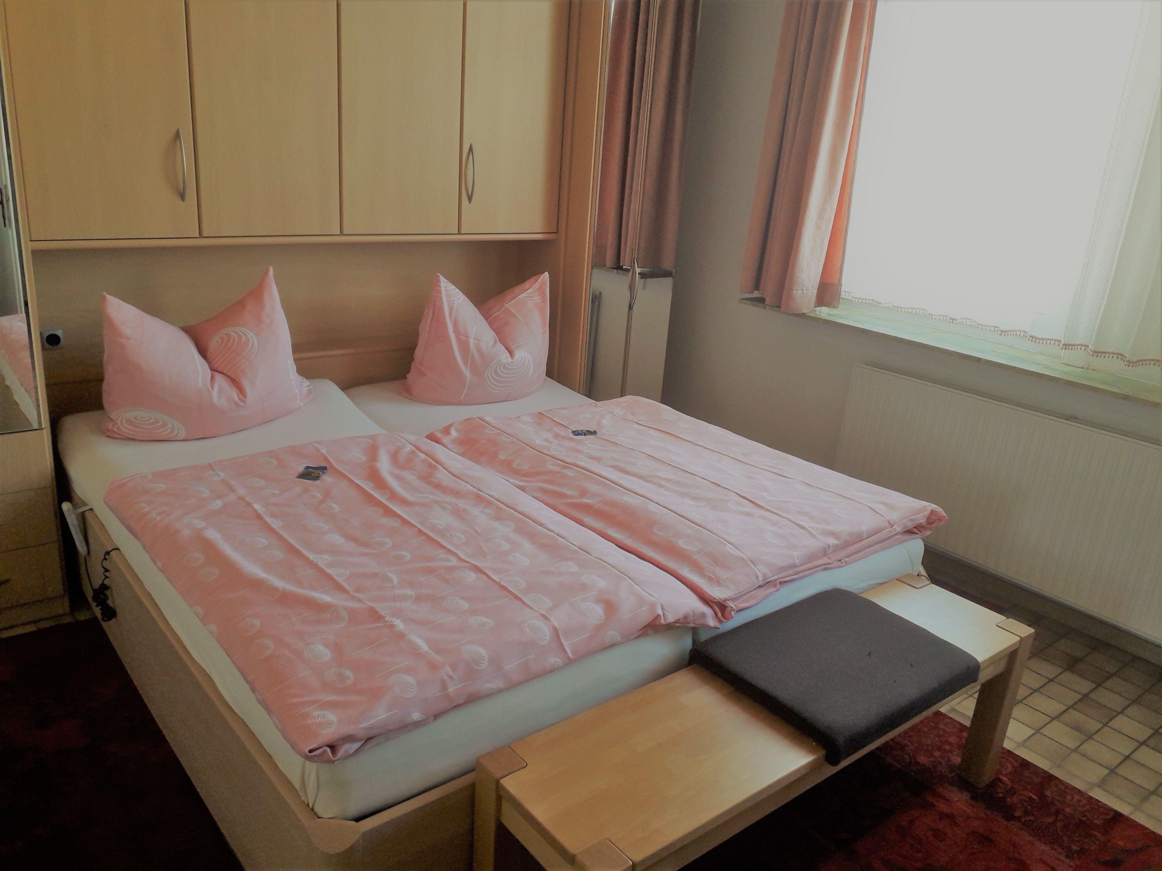 double room | hypo-allergenic bedding, minibar, cots/infant beds, rollaway beds