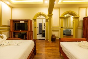 Colonial Family Room - Jasmine Ville Guesthouse (Luang Prabang)