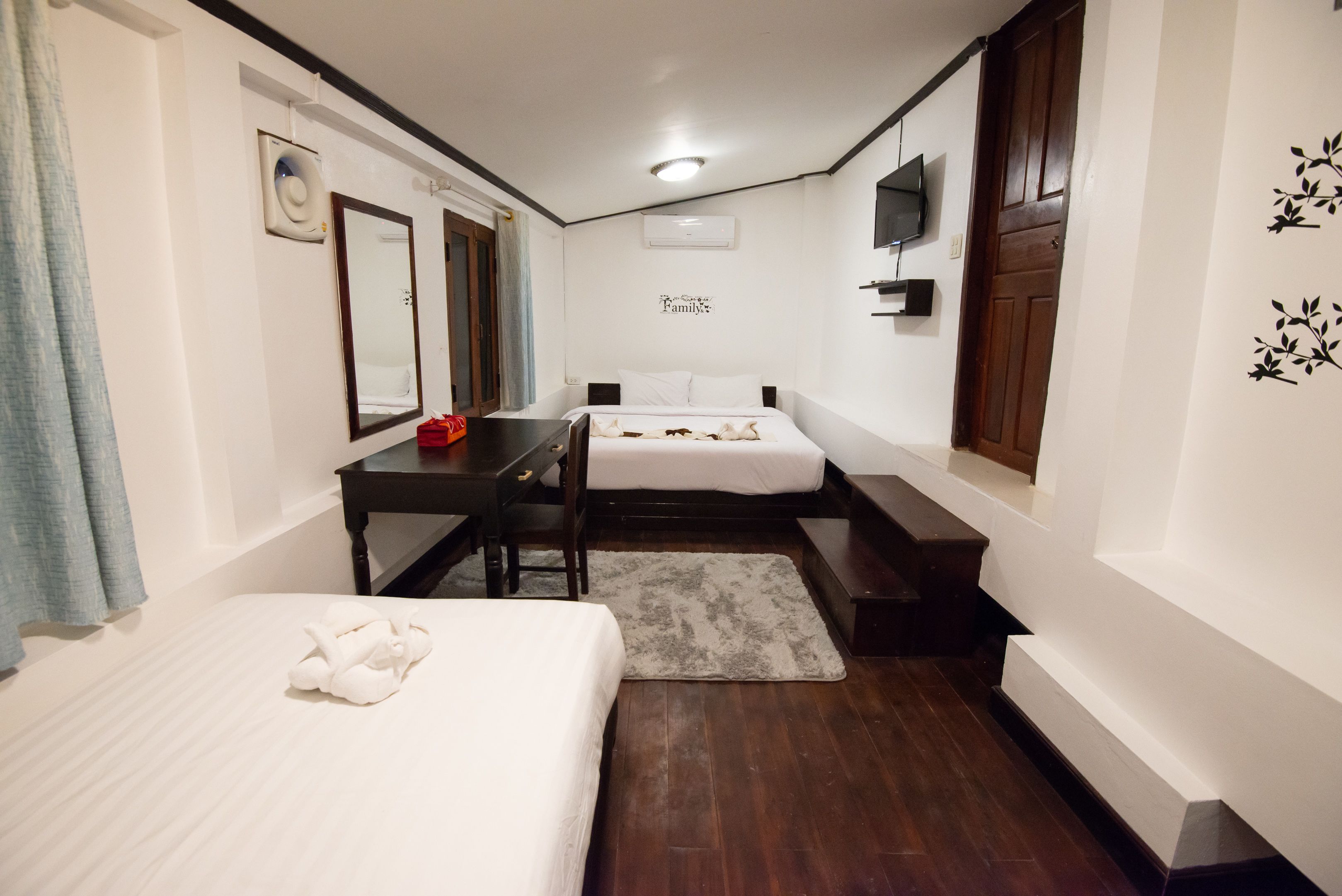 deluxe triple room | in-room safe, free wifi