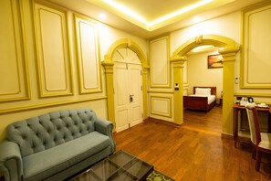 Colonial Family Room | In-room safe, free WiFi - Jasmine Ville Guesthouse (Luang Prabang)