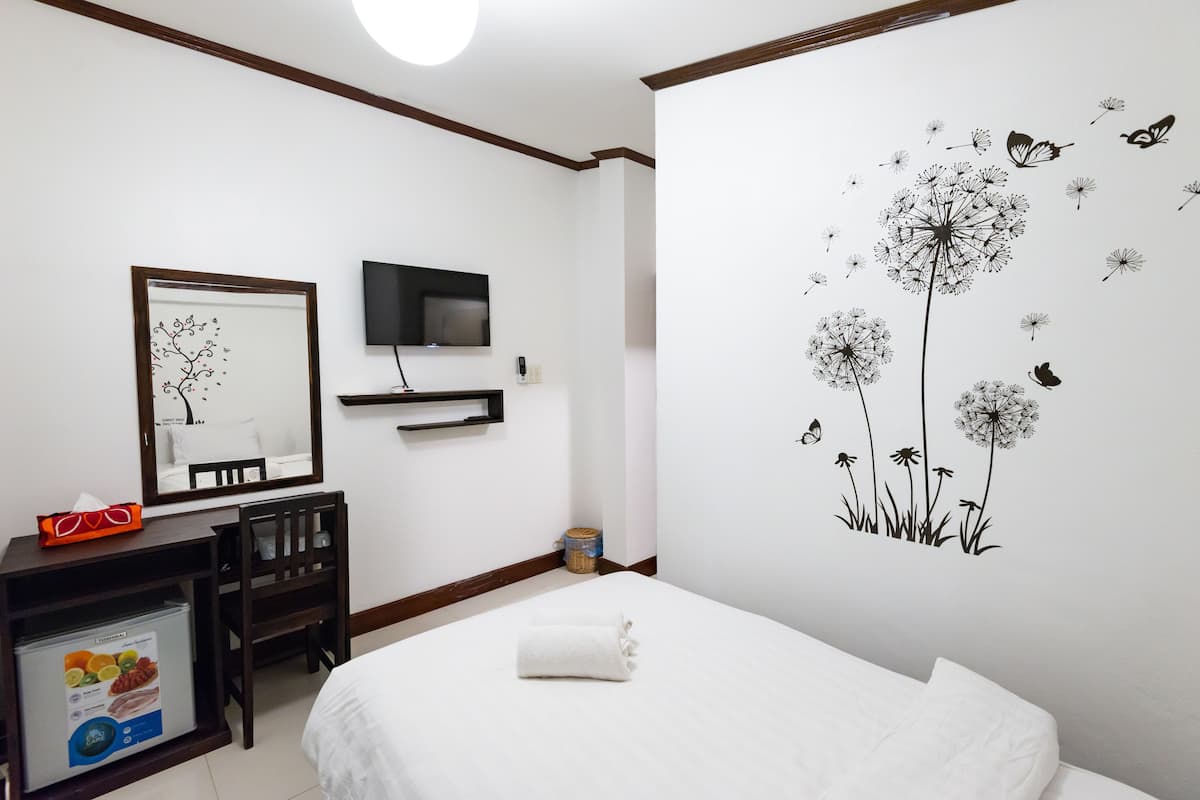 In-room safe, free WiFi