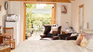Suite, 1 Double Bed, Non Smoking - Kirkstyle Hideaway (Arbroath)