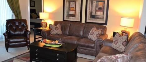 Family Villa, Hot Tub, Garden Area | Lobby sitting area