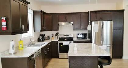 Upea uusi 3-kerroksinen 6 makuuhuoneen talo Niagara Falls Ontario Kanadassa