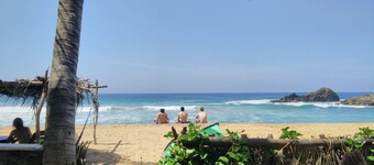 Front beach Vacations - Prieta