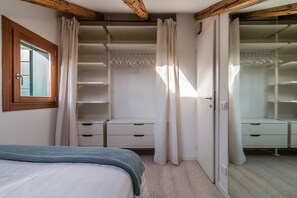 2 bedrooms, iron/ironing board, WiFi - RIALTO ROOFTOP TERRACE MINI LOFT (Venice)
