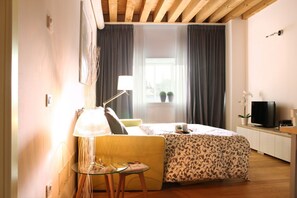 1 bedroom, laptop workspace, WiFi, bed sheets