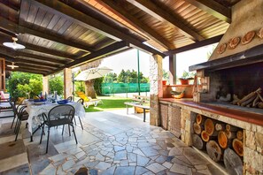 Outdoor dining - Villa Sporting for a sport and wellness holiday close to the beach with tennis (Alghero)