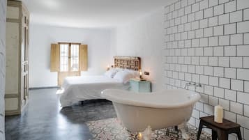 Suite (6) | Free WiFi, bed sheets